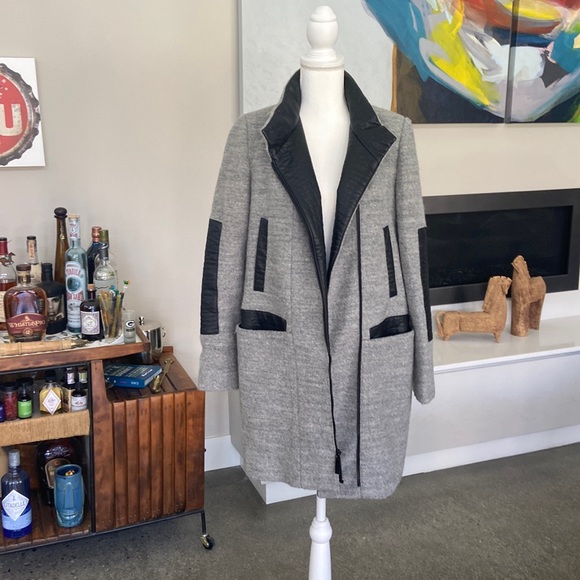 Vince Camuto Jackets & Blazers - Vince Camuto Coat